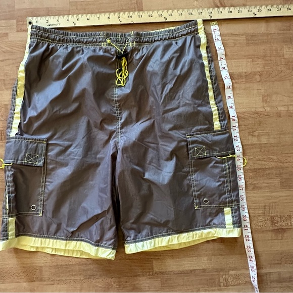 Nature Men’s Cargo Pockets Swimsuit Gray Yellow Trunks Size M - Picture 6 of 9